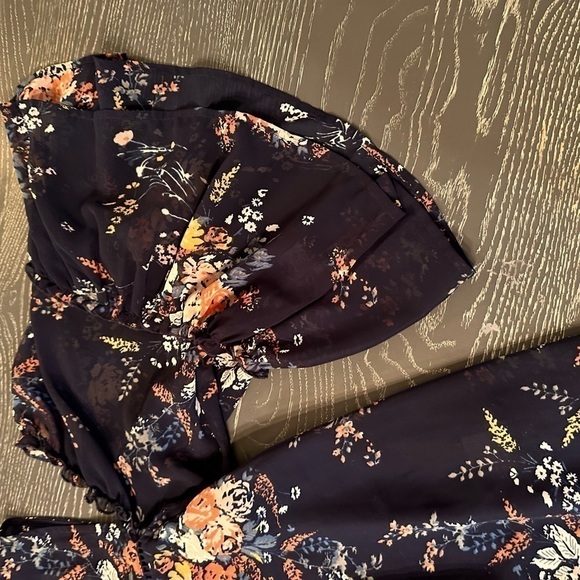 LUCKY brand sheer floral cold shoulder top size small - Picture 12 of 13